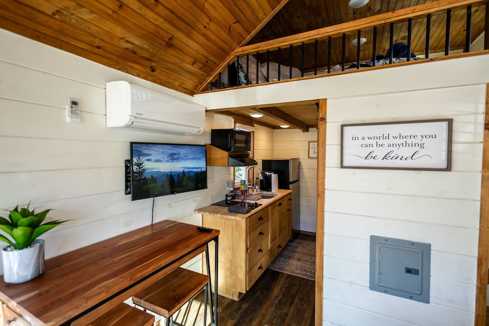 Sojourn Lodging