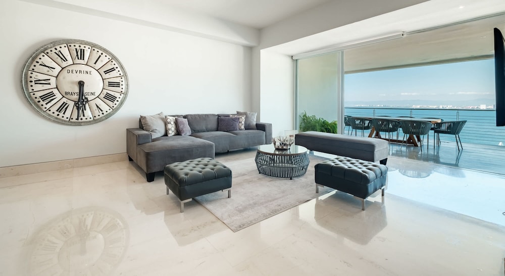 Oceanview Penthouse With Private Pool - BBQ