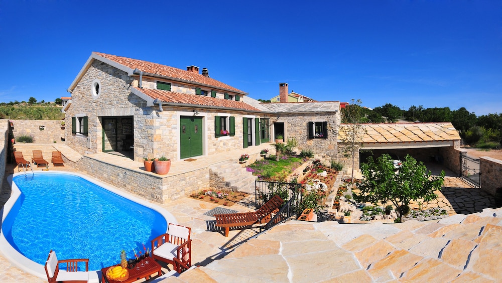 Villa Asseria view 3