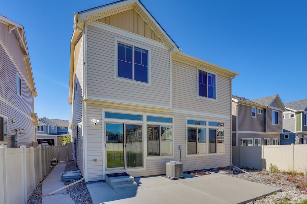 10 Mi to Dia: Family Home w/ Yard!