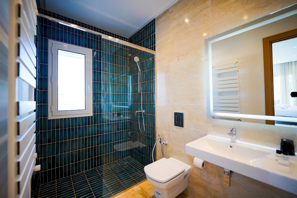 Villa Hermes Seaside and Luxurious