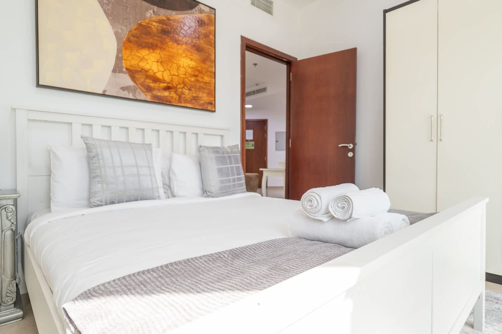 Spacious Serene 2 Bedroom in JLT for 4