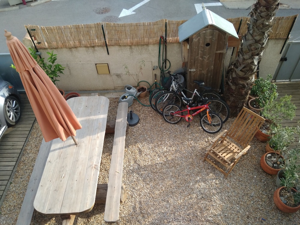 Photo 10