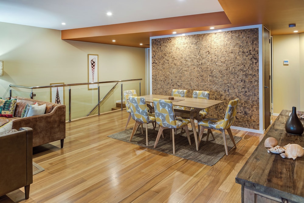 Edge 18 Waterfront Luxury