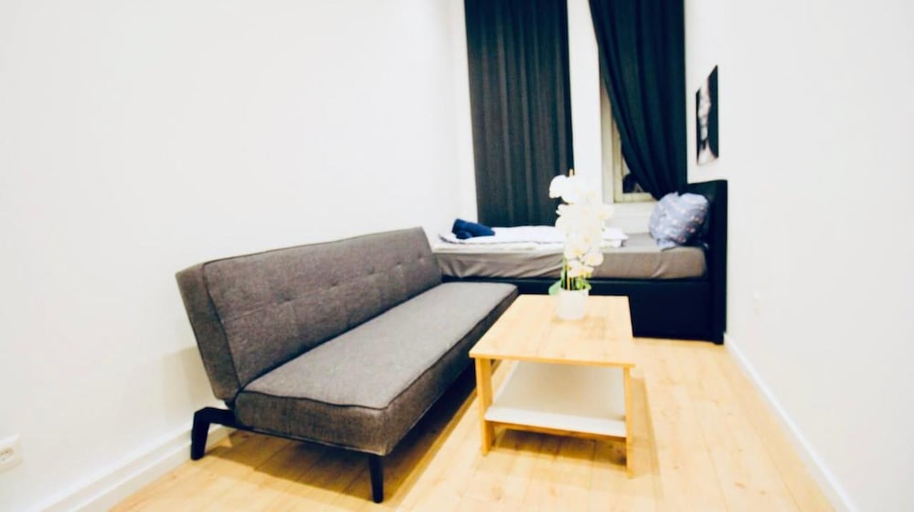 Cozy 5BR Apt 10min Walk to Augarten