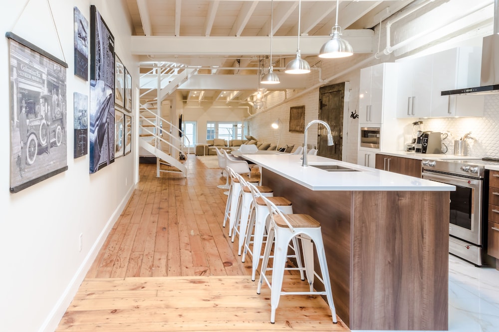 1858 Upscale Lofts in Old Montreal by Nuage - Image 1