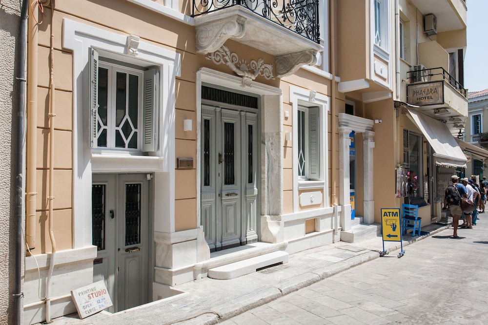 Step One - Luxury Suites right in the heart of Acropolis next to metro station