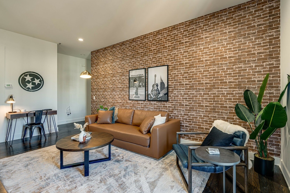 Lofts At 30th - Urban Lodge - Mins to Broadway!