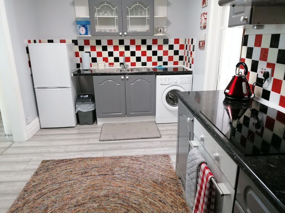 Stunning Holiday Accommodation by the sea view 5