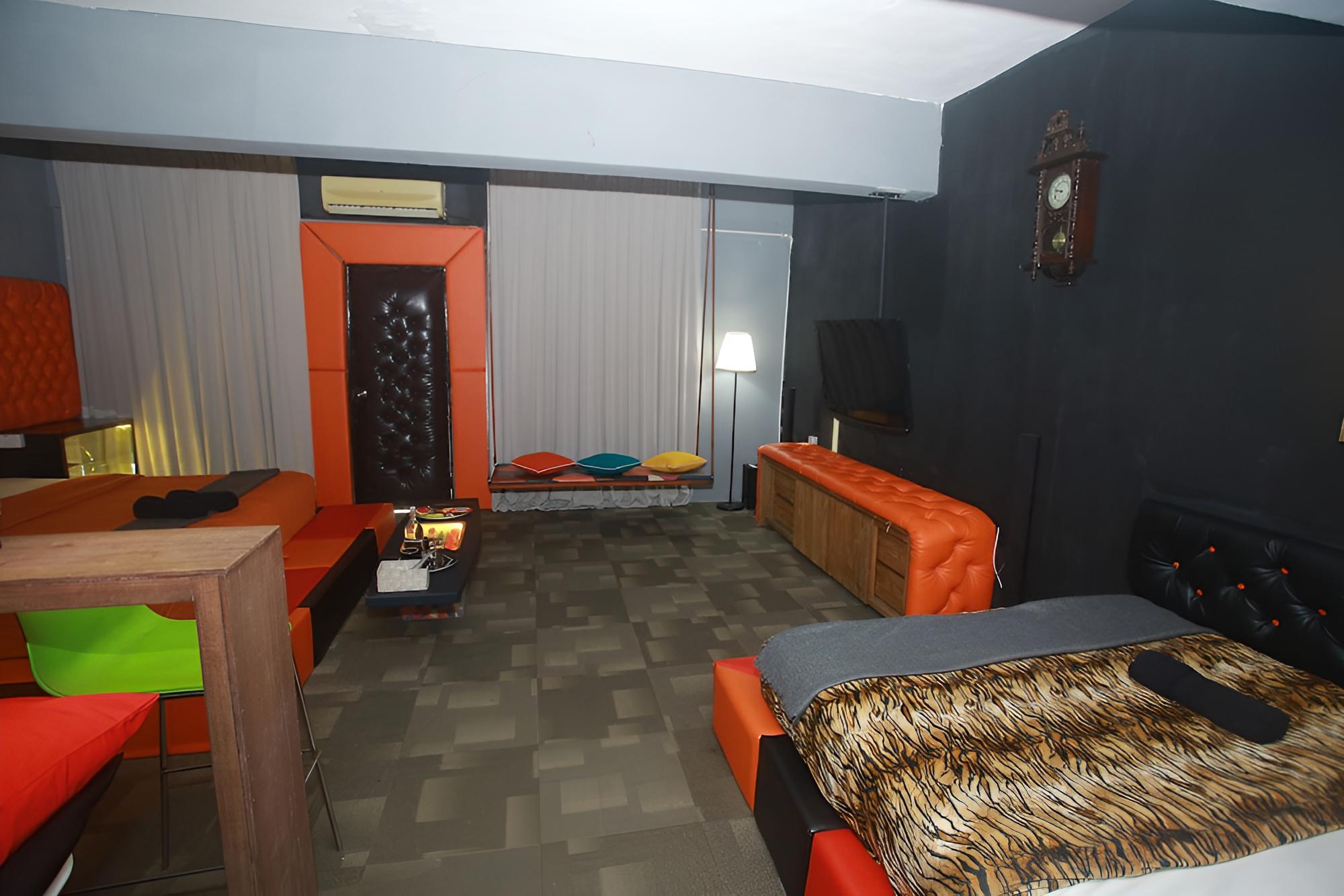 Bunker Hotel & Restaurant