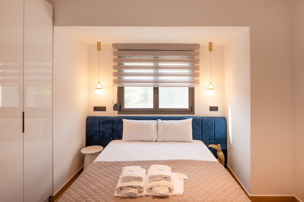 Olive Grove Panorama Suite Pende