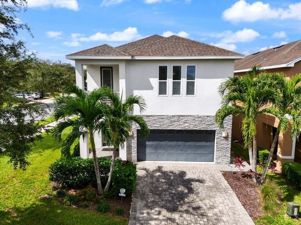 Elegant 8br Retreat W/ Private Pool, Spa & Family-friendly Comfort 8 Bedroom Villa