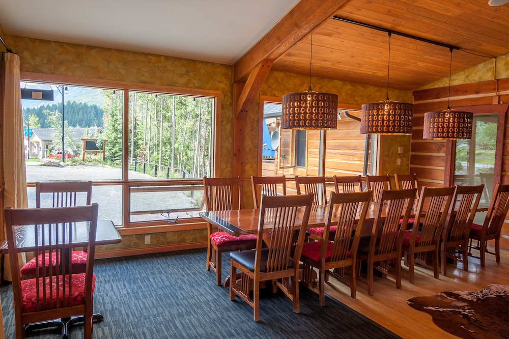 Earl Grey Lodge