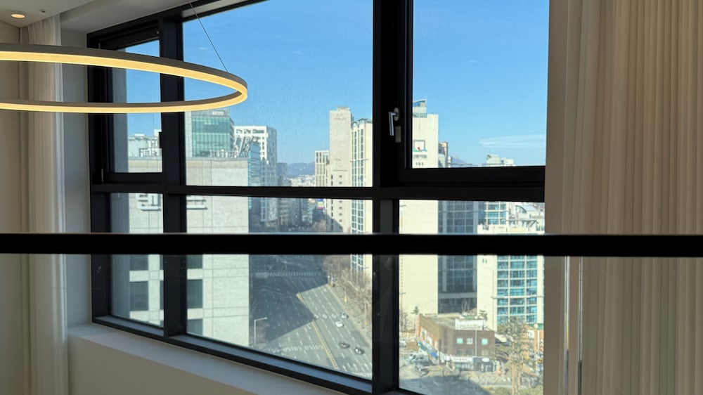 Caelum Black Gangnam Luxury Apt