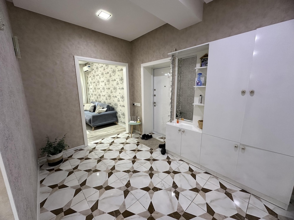 Charming 2-bed Apartment in Baku City Center