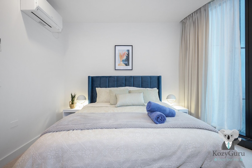 Kozyguru | Mel City 2-Bed Apt With Stunning Views