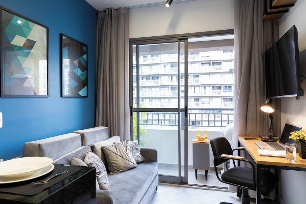 Modern with Air Conditioning and Pool