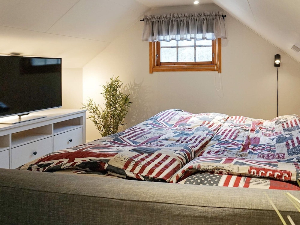 5 Person Holiday Home in Lindome, Sverige view 3