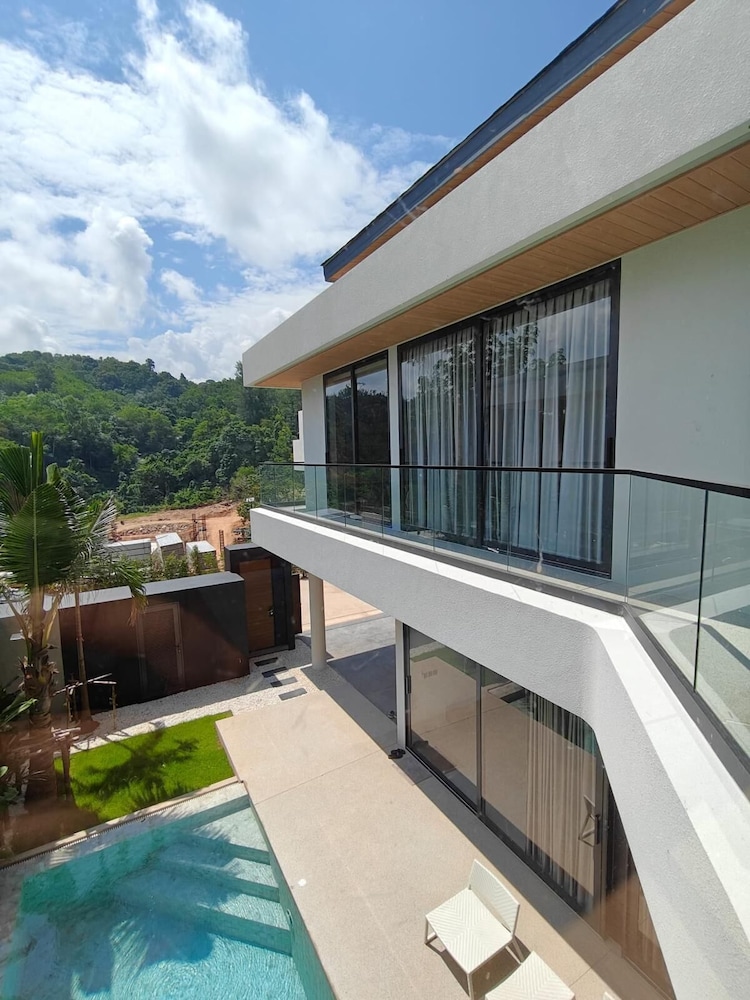 Aileen Layan Villa 3 Private Pool 4 Bedroom