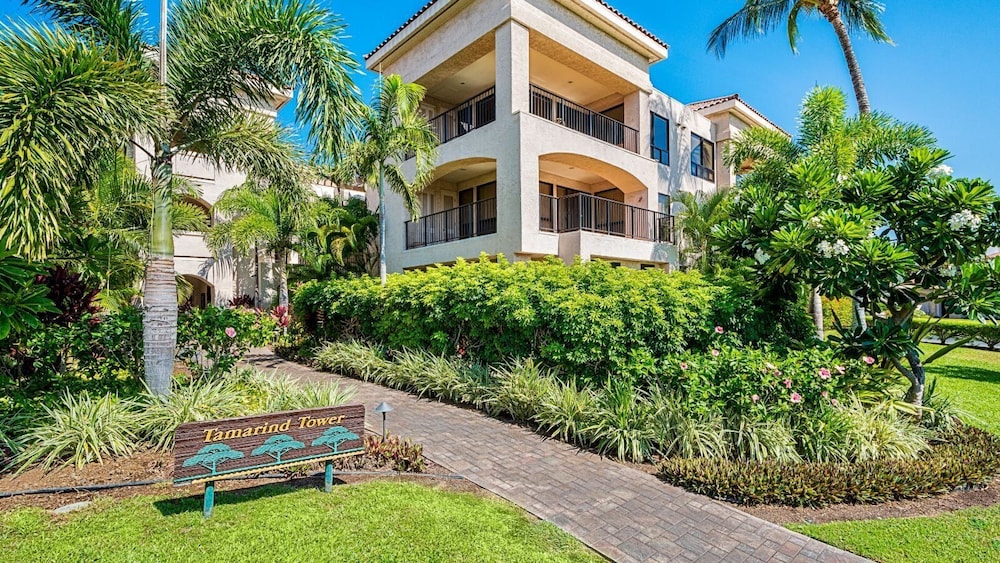 Spacious Hawaiian Unit w/ Lagoon View - AC & Wifi - Vrkcv