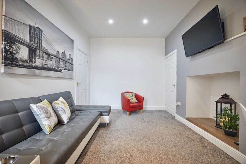Whitley Bay Vacations - Host Stay Skyview - Property Image 2