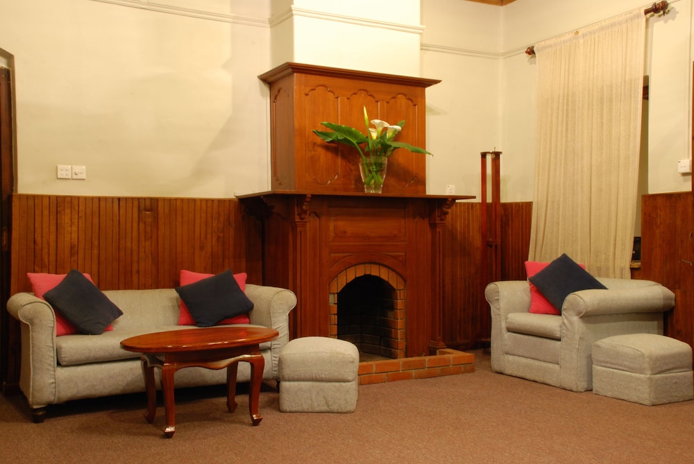 Tea Bush Hotel - Nuwara Eliya