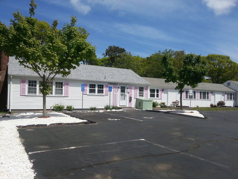 Bass River Motel
