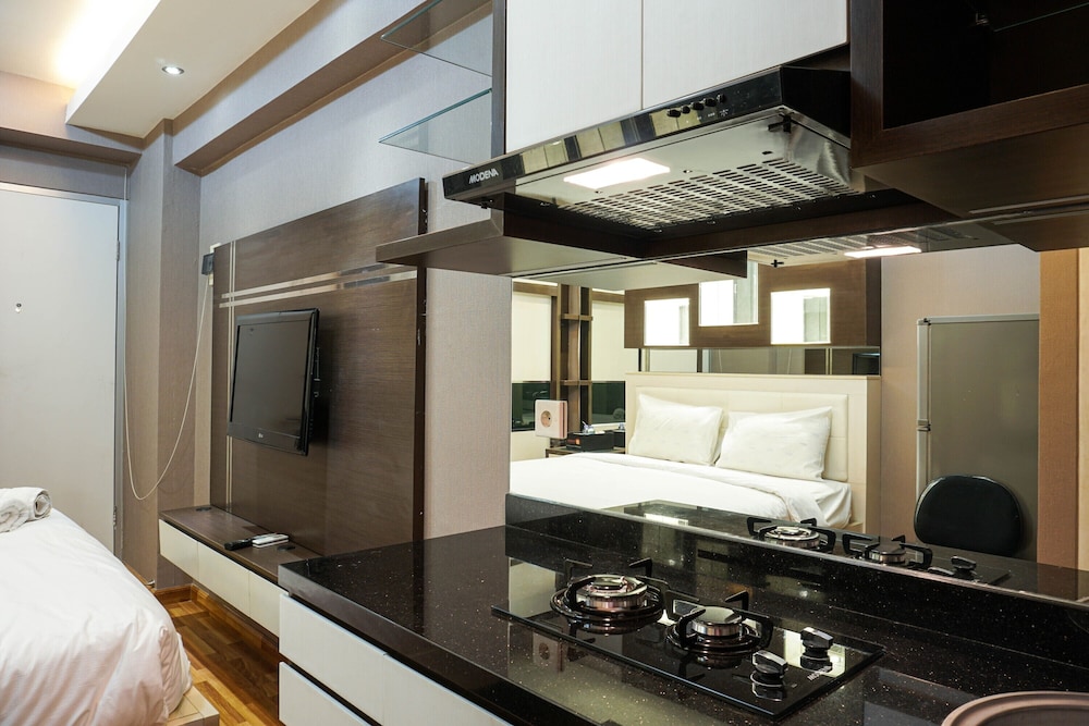 Comfortable Studio @ Green Bay Pluit Apartment view 5