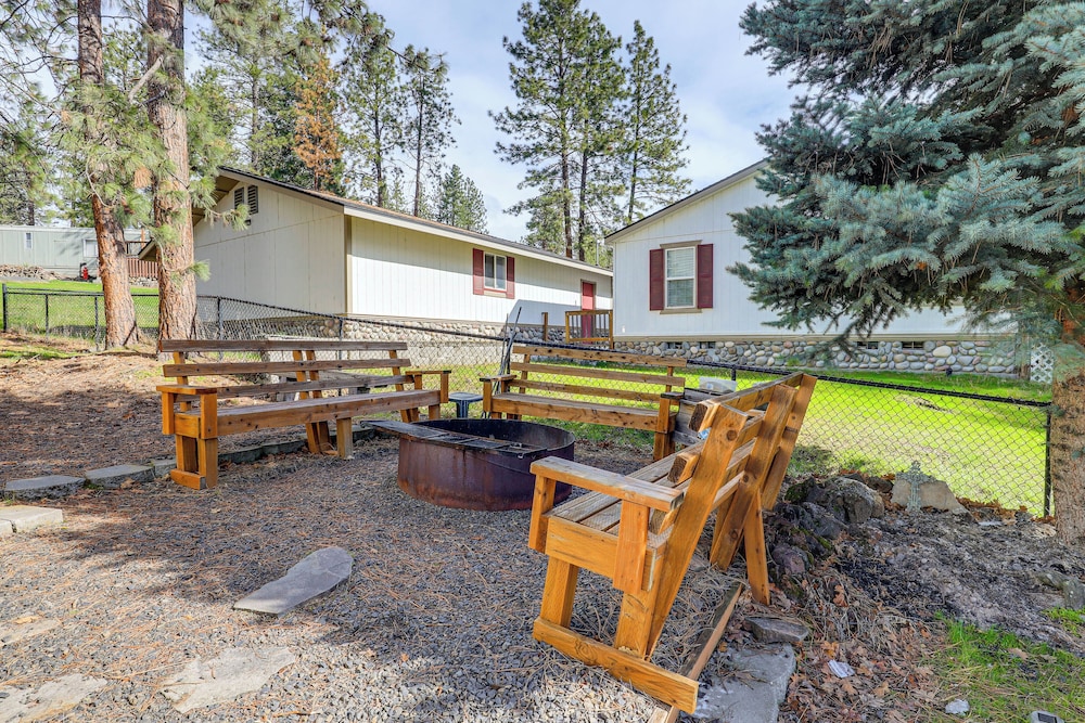 Steps to Pine Hollow Reservoir: Home w/ Fire Pit!