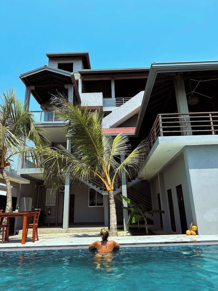 Goalie Beachfront Resort