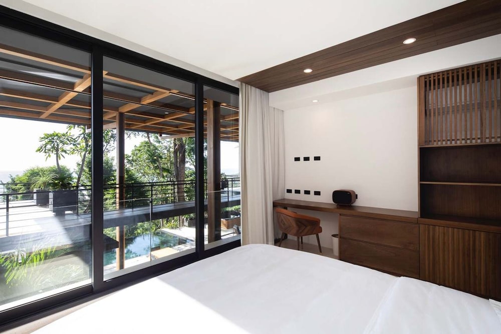 w Spectacular 4BR Villa in Costa Rica