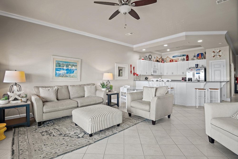 Pavilion Palms 204c