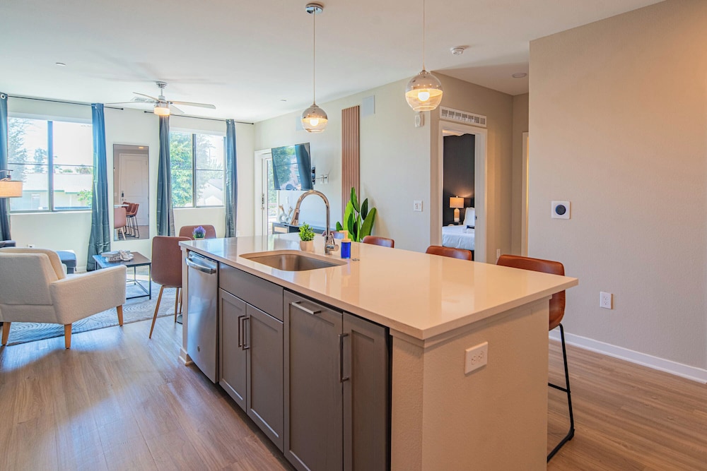 ROVE LIVING/KL - Alta North Central