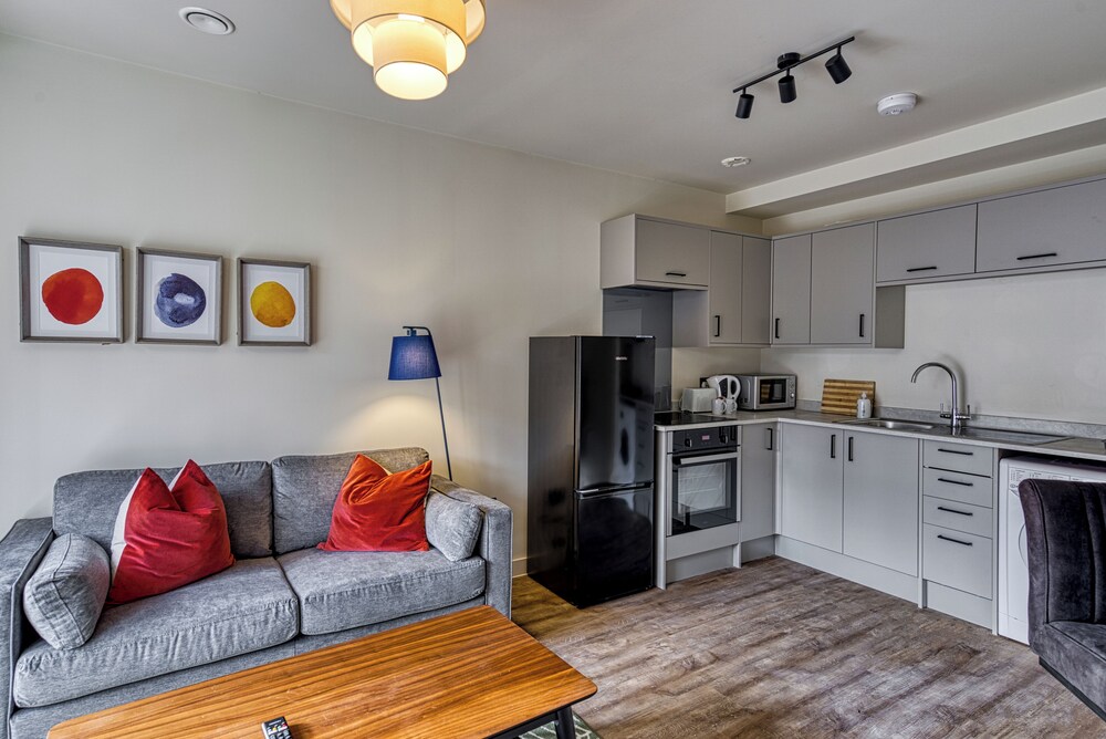 Renaissance House Apartments