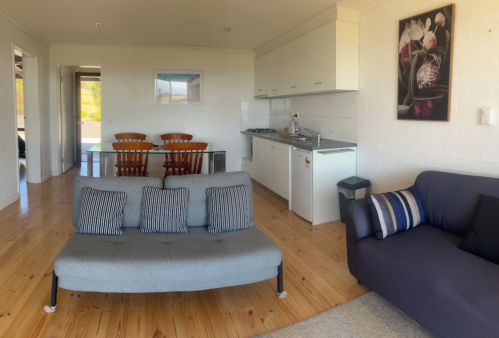 61 OCEAN ROAD MOTEL