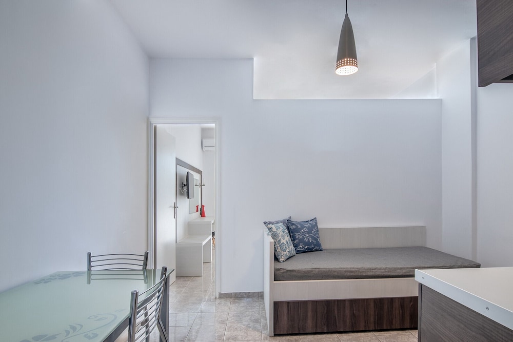 Mythos apartments