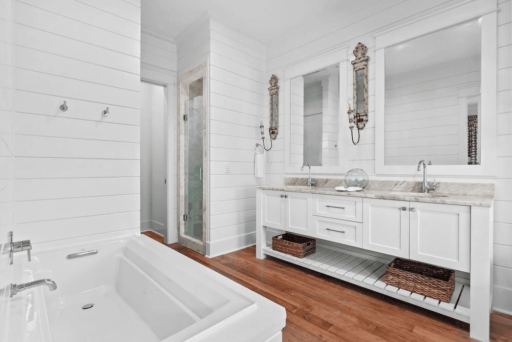 Watercolor 75 by Avantstay Luxury Private Pool + Bonfires