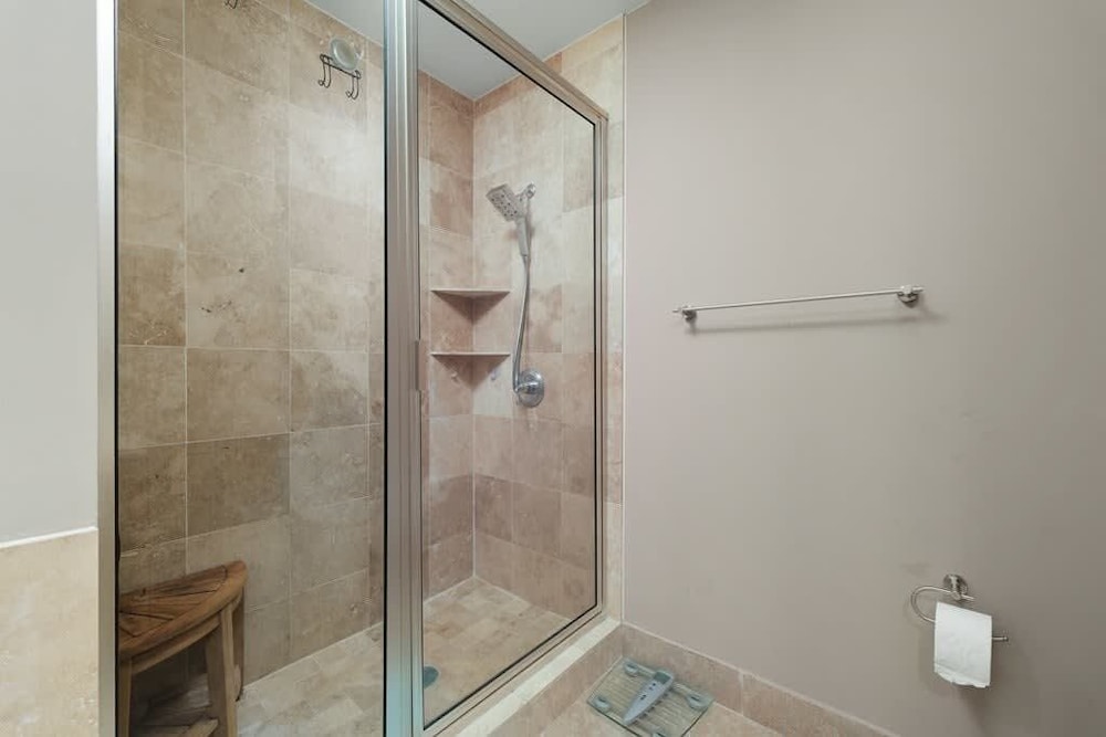 Stunning 17th Floor Spacex Direct Views Luxe 3 Bedroom Apts