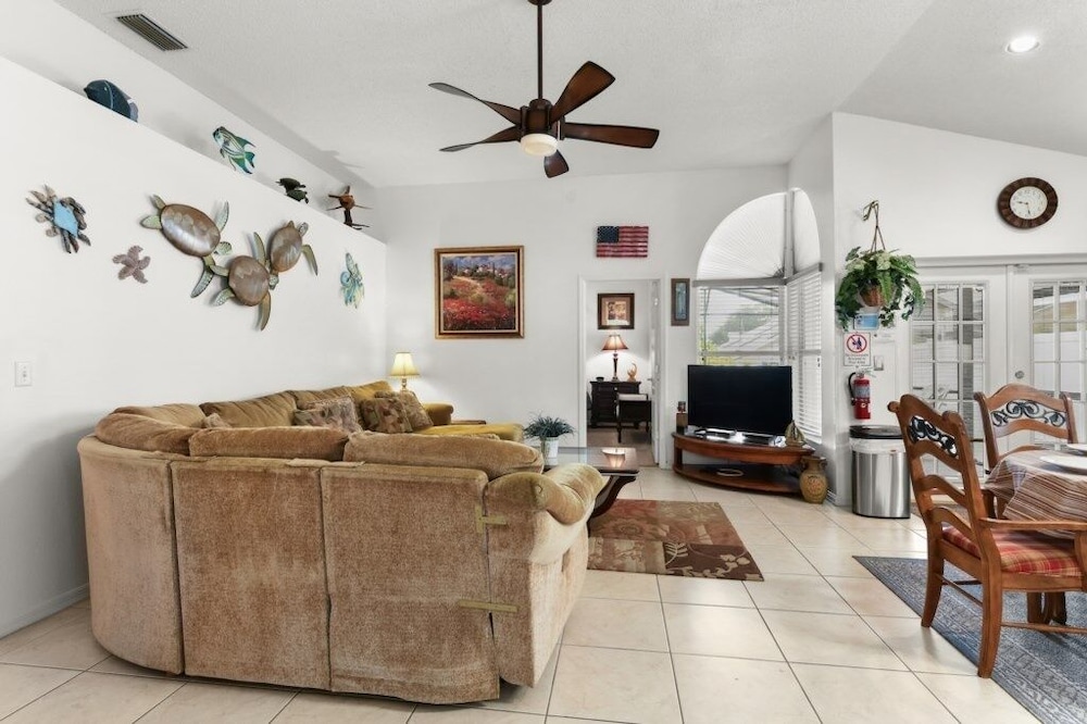 Cozy 3br Home W/ Private Pool Near Disney 3 Bedroom Villa