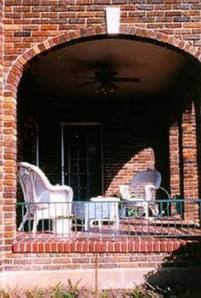 Far View - A Bed & Breakfast Estate