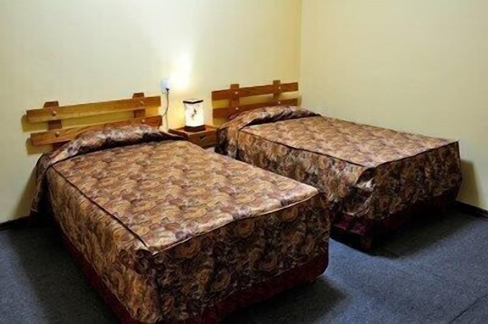 HOSTAL LOS UROS