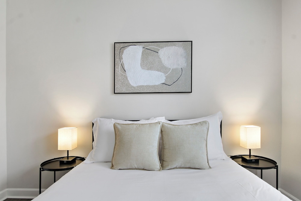 1BR Cozy Apt - Harper 404