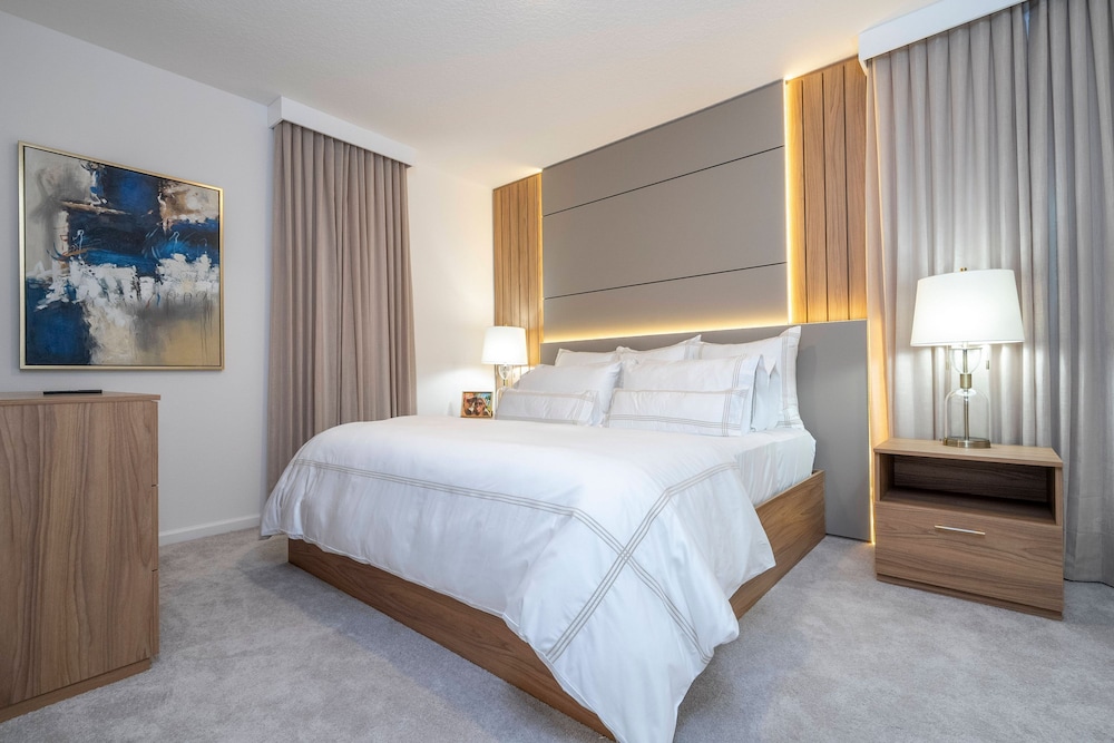 Brand NEW 12bedrooms 12bathroom At Paradiso Grande