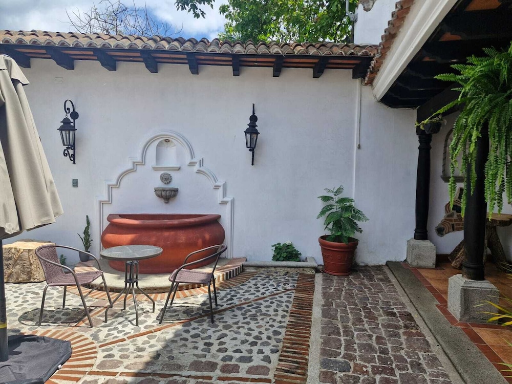 Cozy Colonial Style Azotea Apartments
