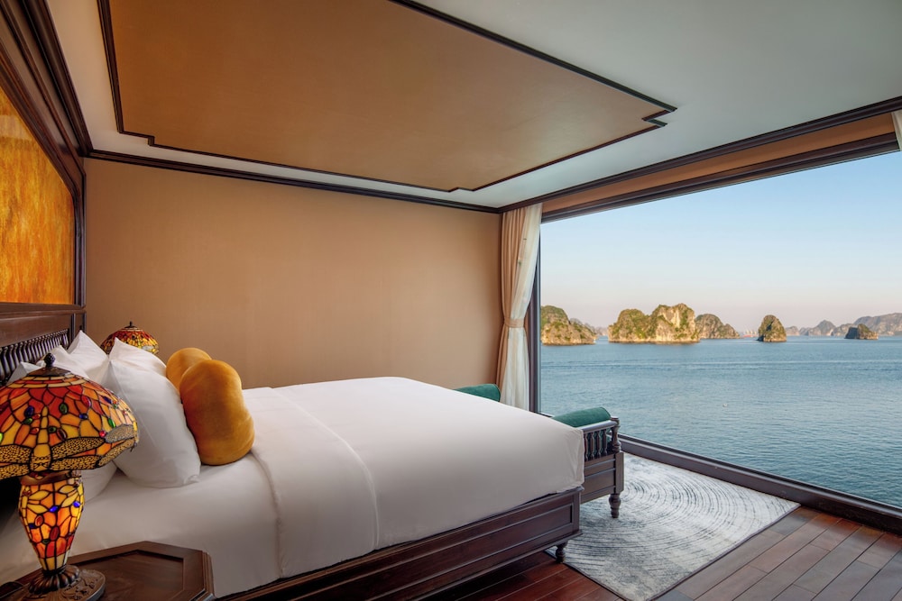 Indochine Grand Lan Ha Bay