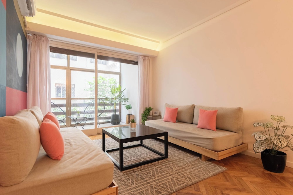 MOT + Junin 1435 - 4 Bd 8 Pax in Recoleta