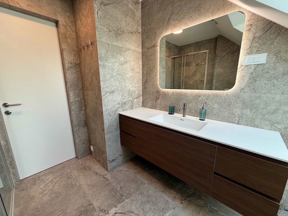 Crown Residence Luxury 2BR in Ljubljana Downtown