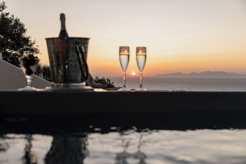 GTK Santorini Oia Sunset Villas