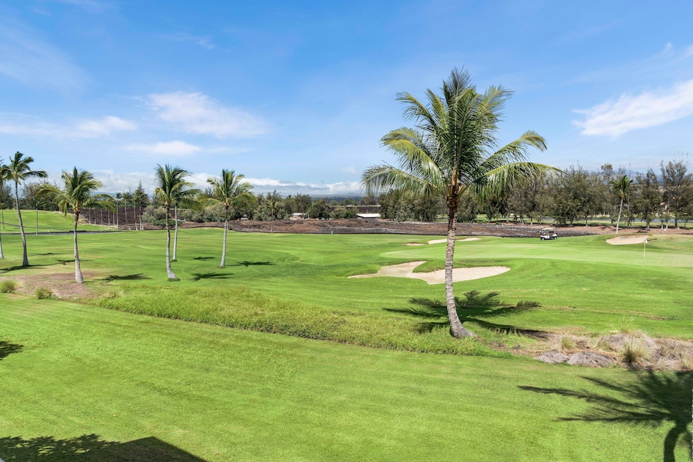 Concierge Included - Walk to Restaurants & Shopping - AC - Infinity Pool! -vrkcv