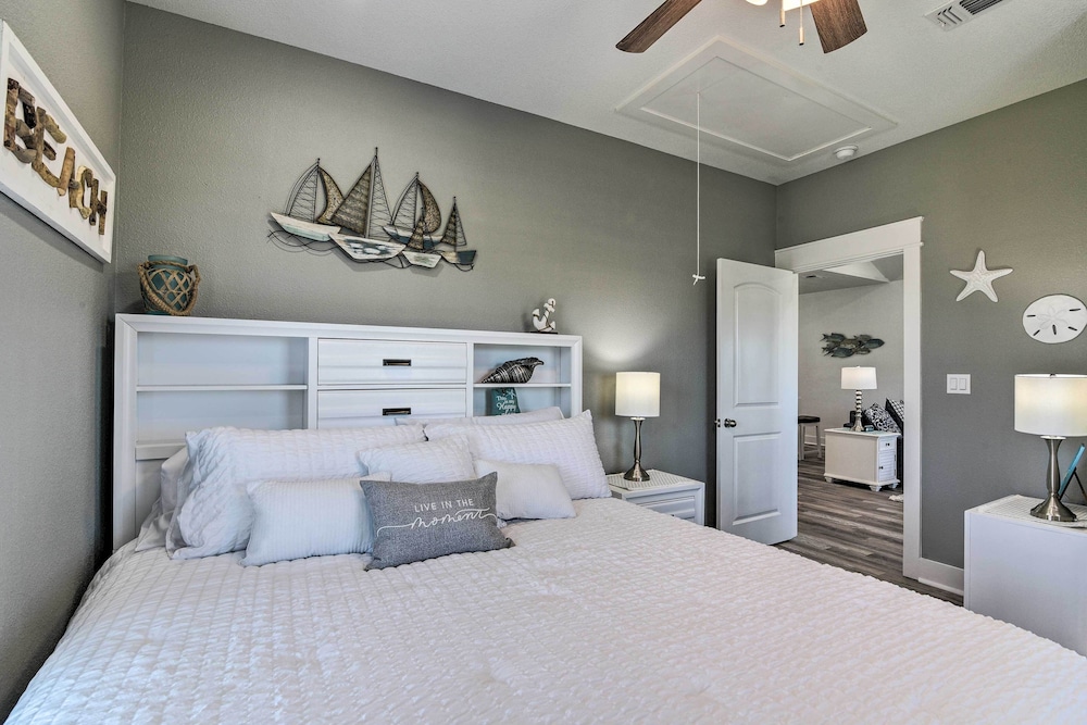 Steps to Coast: Bolivar Peninsula Beach House! view 4